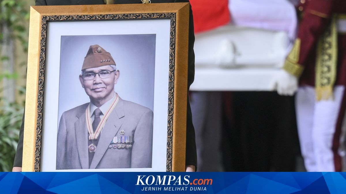 Puan Honours Former Vice President Try Sutrisno as Warm and Close to All Generations