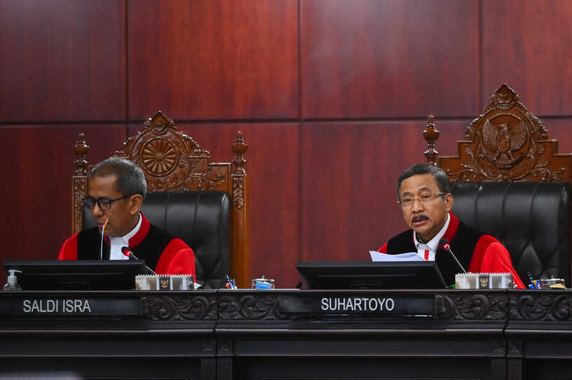 Constitutional Court Rejects Hasto's Challenge to Obstruction of Justice Clause in Corruption Law, Finding No Reviewable Object