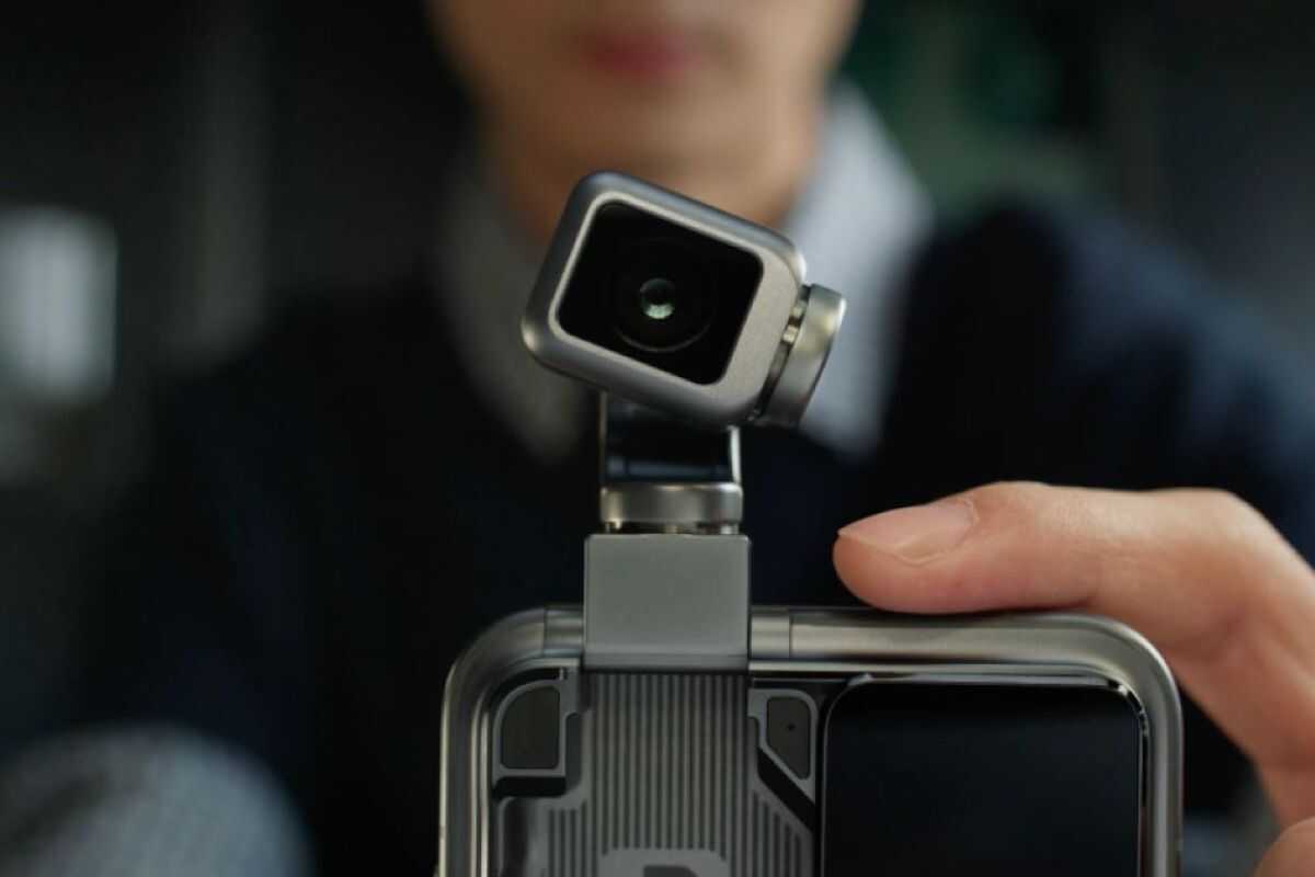 Honor showcases Robot Phone with moveable, dancing camera