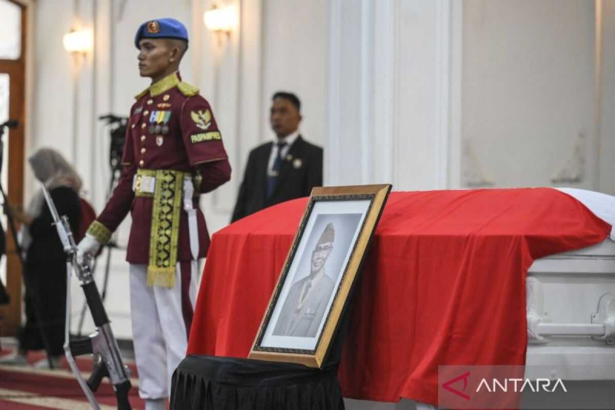 Palace: Try Sutrisno Set an Example of How to Love One's Country