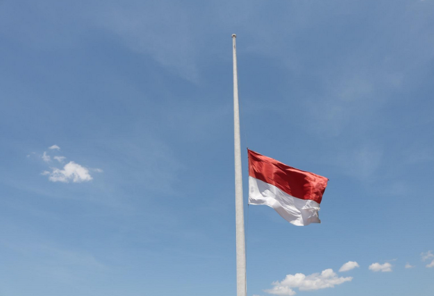 Complete Guide to Half-Mast Flag Raising Procedures Under Indonesian Law