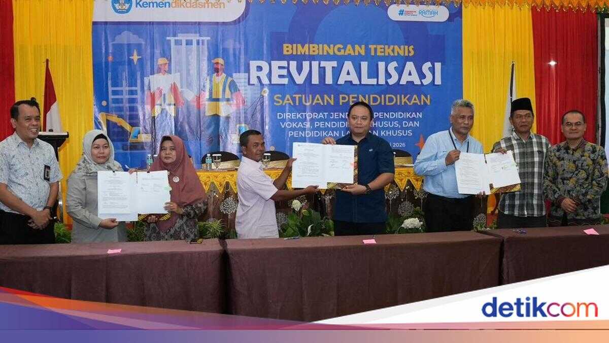 1,741 Schools in Sumatra Sign Education Revitalisation Cooperation Agreement Worth Rp 1.2 Trillion