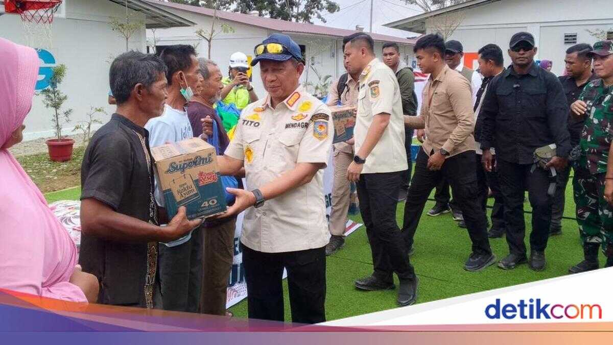 Task Force Distributes Daily Living Allowances to 175,211 Sumatra Disaster Survivors