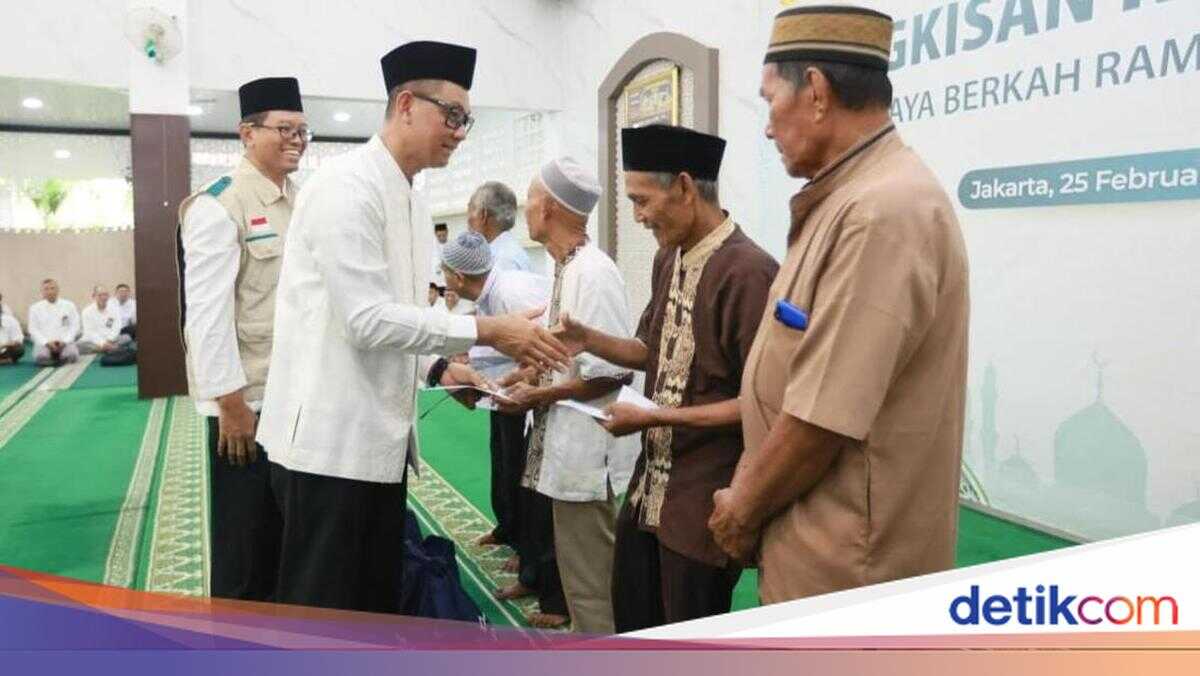 2,500 Jabodetabek Residents Receive Ramadan Aid Packages from PLN Baitul Maal Foundation