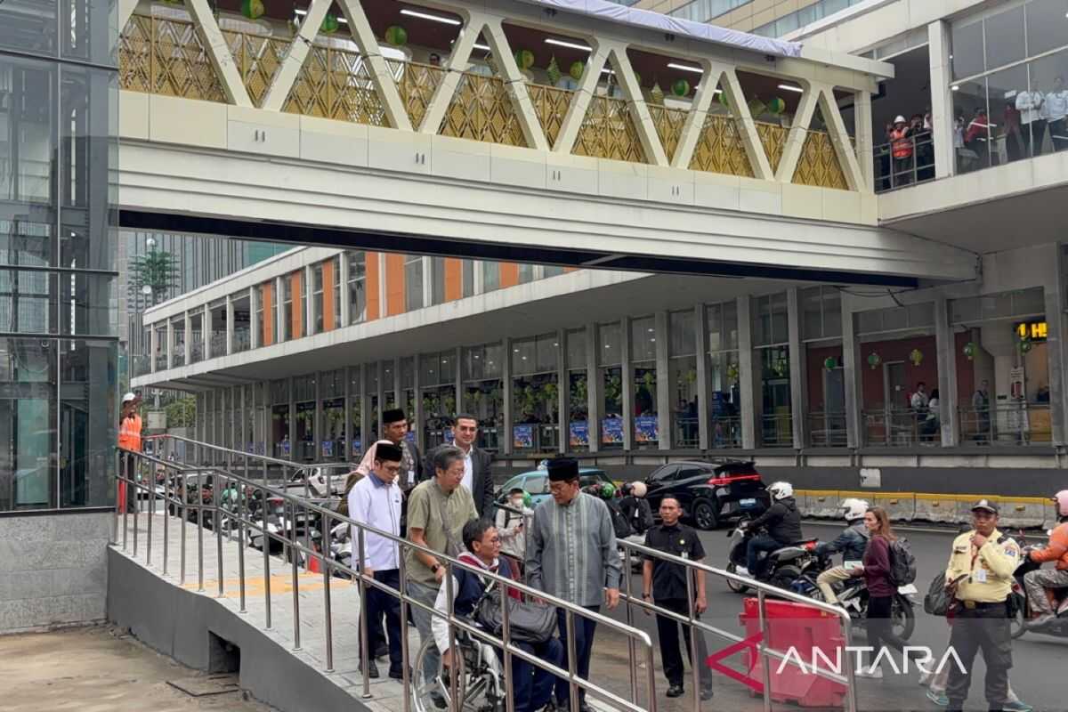 Pramono reopens Jakarta's historic Sarinah pedestrian bridge after revitalisation