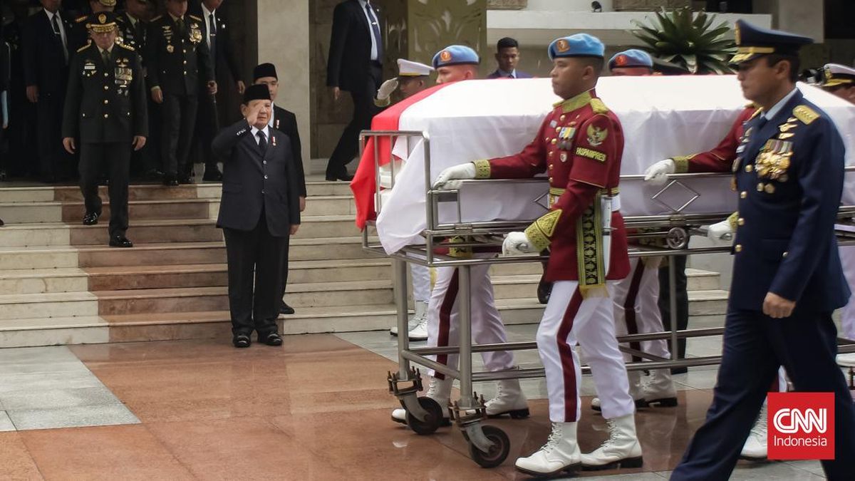 Try Sutrisno Dies; Government Lowers Flags to Half-Mast for Three Days