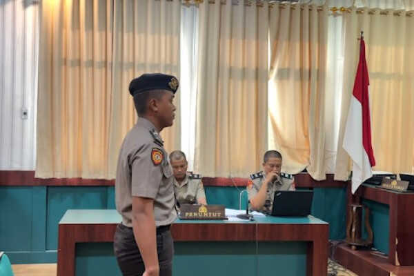 Disciplinary sanctions imposed on police officer for assault resulting in junior's death