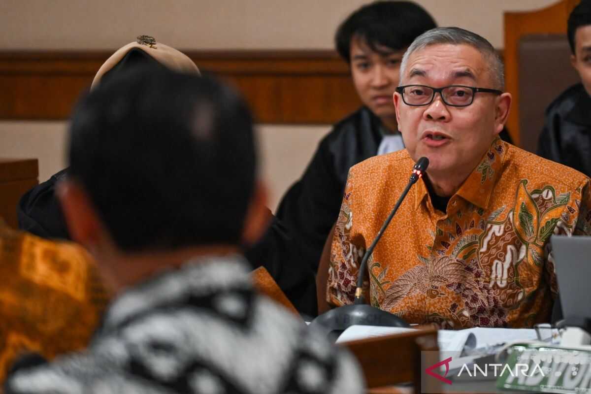 Ahok Expresses Surprise at LNG Sales Loss Projections Upon Joining Pertamina