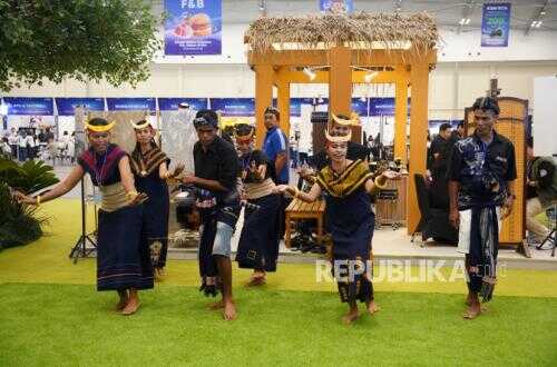 Government Engages Artists in Formulating Policy for Regional Cultural Advancement