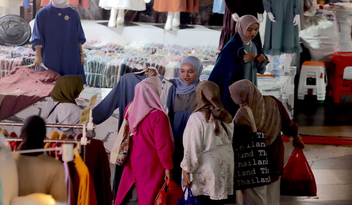 Strategy of "Gamis Bini Orang" Dress Boosts UMKM Sales at Tanah Abang Market Ahead of Eid 2026