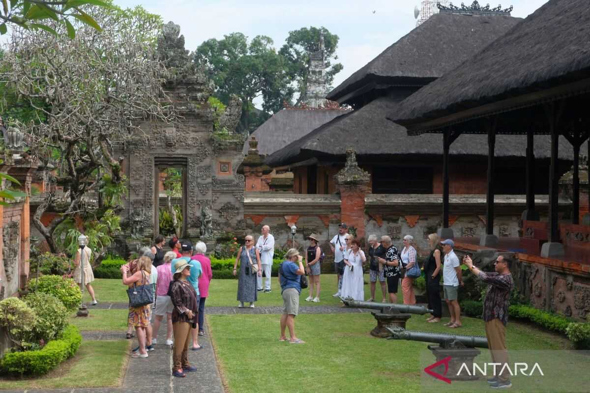 BPS Reports Foreign and Domestic Tourist Arrivals in Bali Declined in January 2026