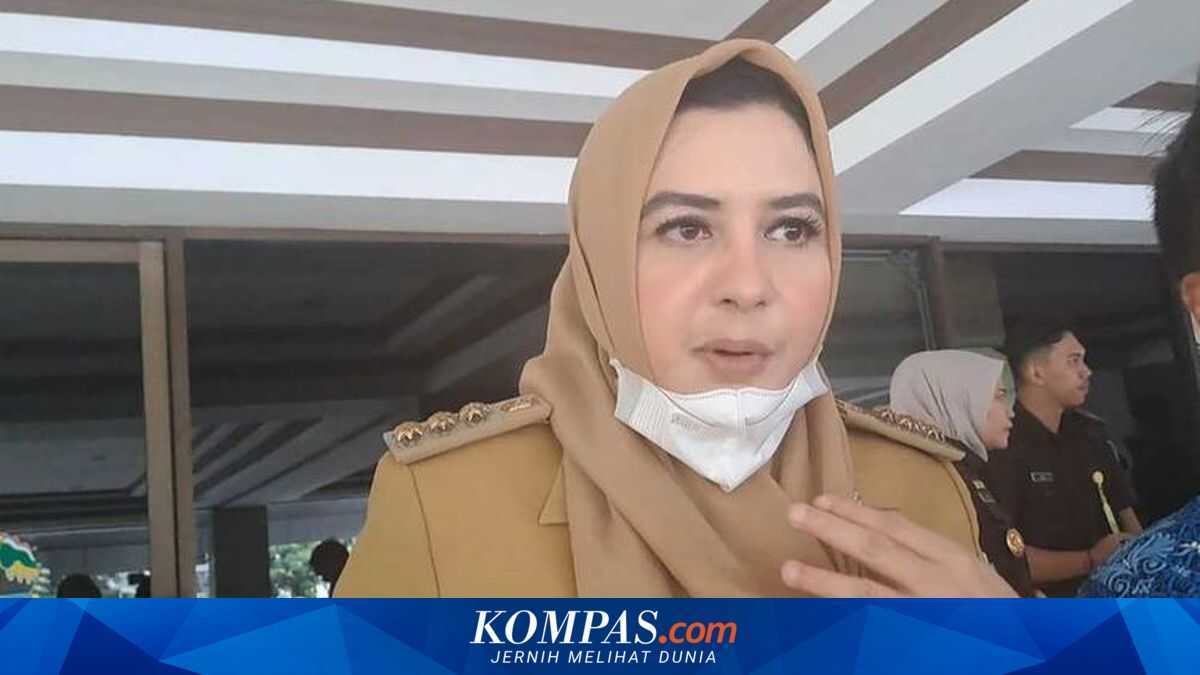 Pekalongan Regent Fadia Arafiq Arrives at KPK Building Following Anti-Corruption Sting Operation