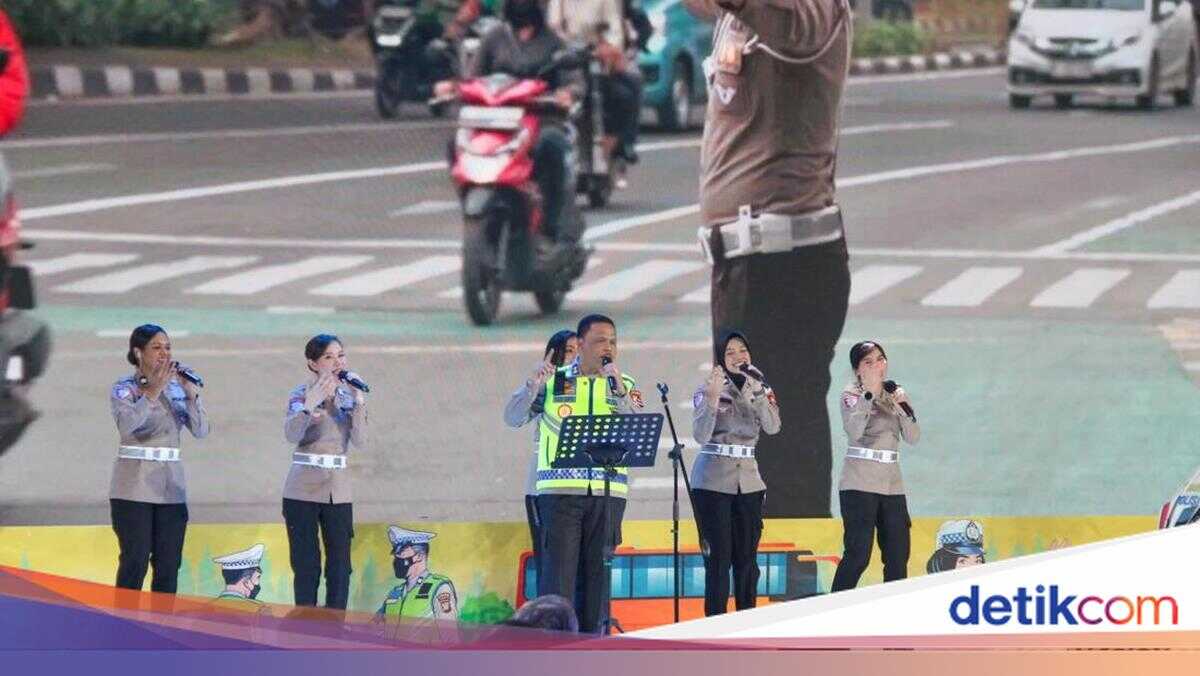 Kakorlantas Launches Safety Campaign Through Song 'Mudik Tertib, Ojo Kesusu'