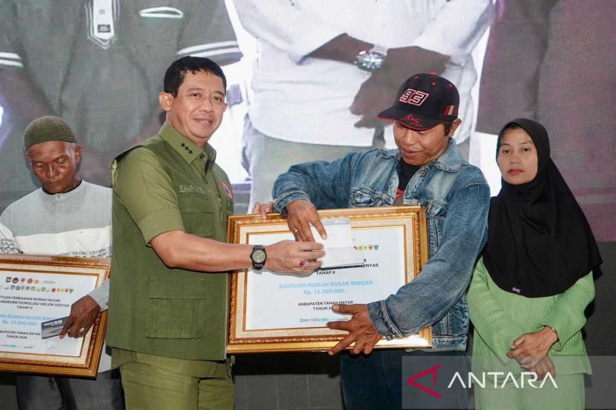 BNPB hands over second-phase stimulus aid for damaged houses in West Sumatra disaster