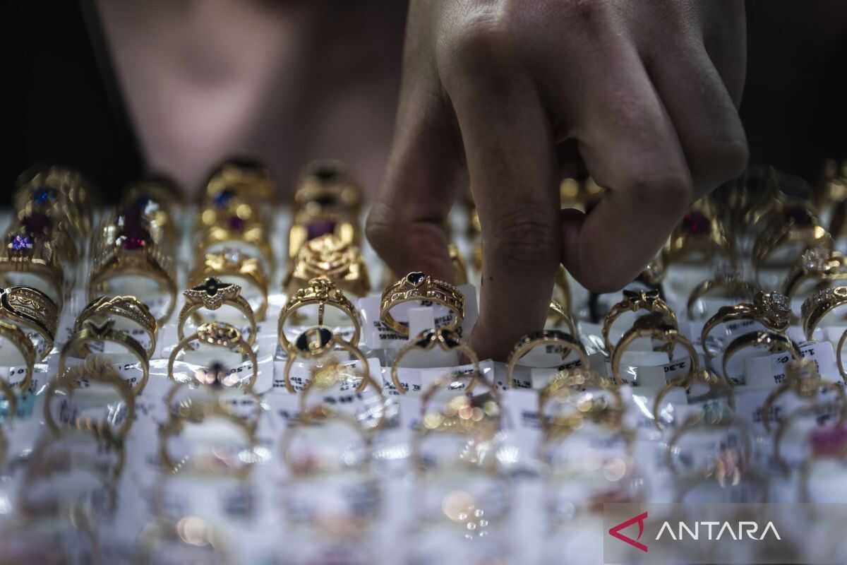 UBS and Galeri24 gold prices on Pegadaian fall together on Wednesday morning