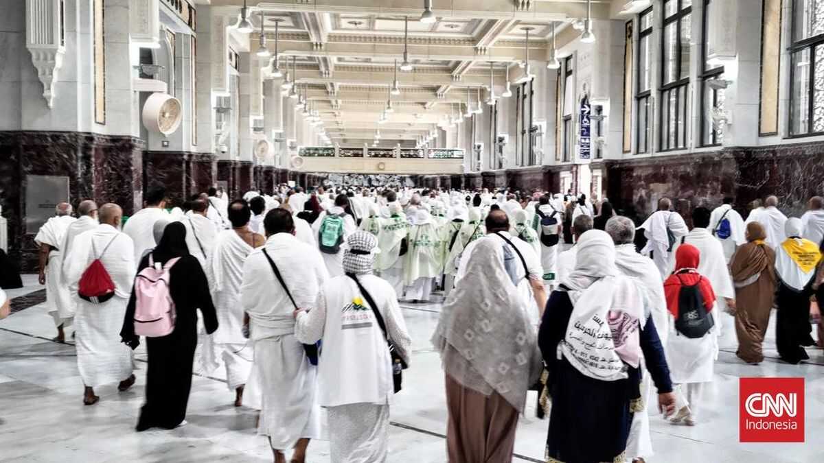 Association reveals 14,000 Umrah pilgrims remain detained in the Middle East