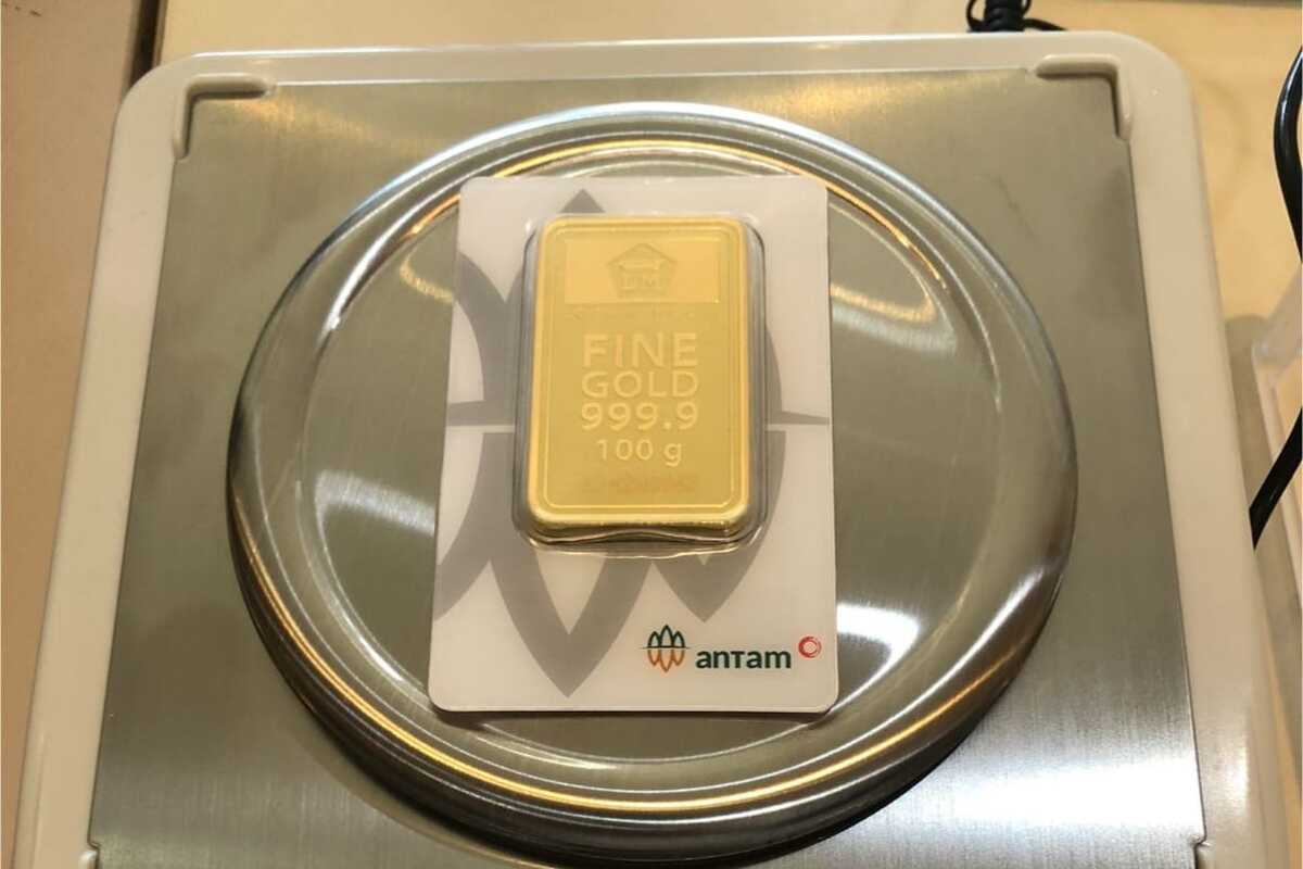 Antam Gold Price Today 4 March 2026: Drops Again to Rp3.045 Million