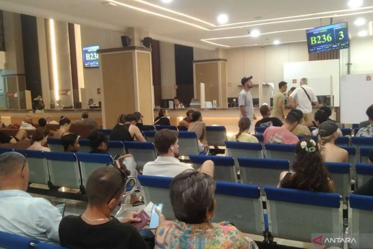 Bali Immigration Office adds staff to handle emergency permits for foreign nationals