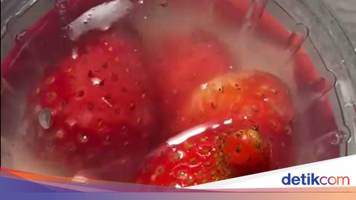 Maggots Found in MBG Pudding at Malang Primary School; Parents Protest Loudly