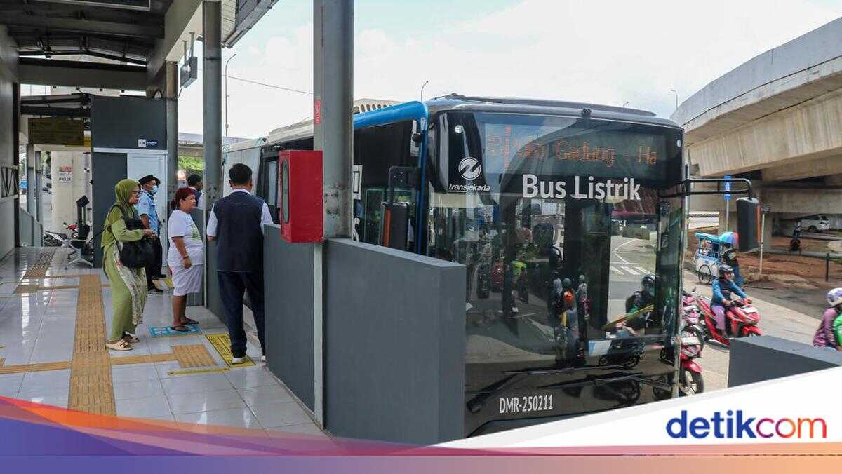 TransJakarta to start operating at 9:00 a.m. on Eid al-Fitr