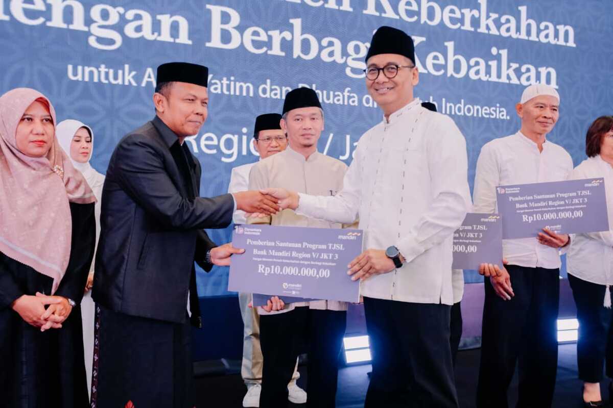 Bank Mandiri Region V/Jakarta 3 Holds Iftar, Aid for Orphans, and Free Circumcision Programme