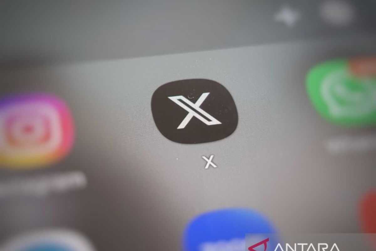 X tests standalone messaging app X Chat for iOS