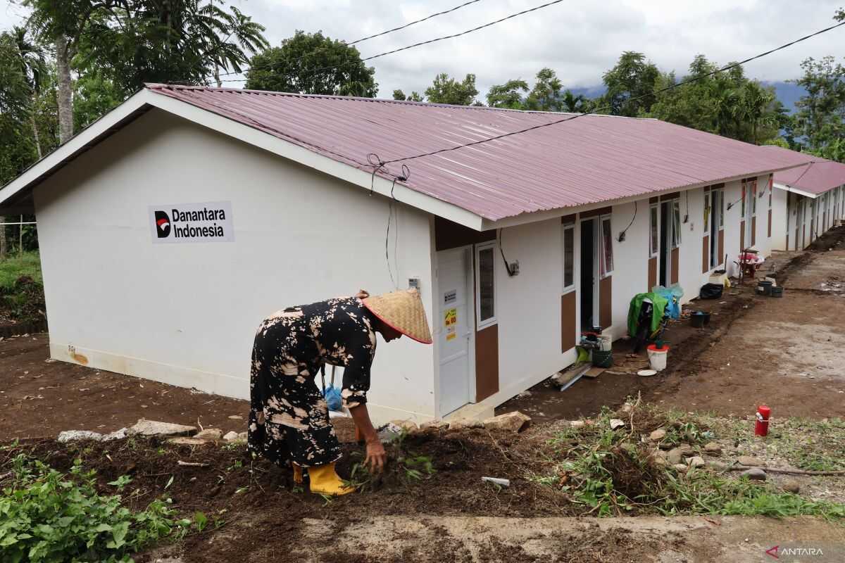 Head of BNPB: No more refugees in West Sumatra living in tents