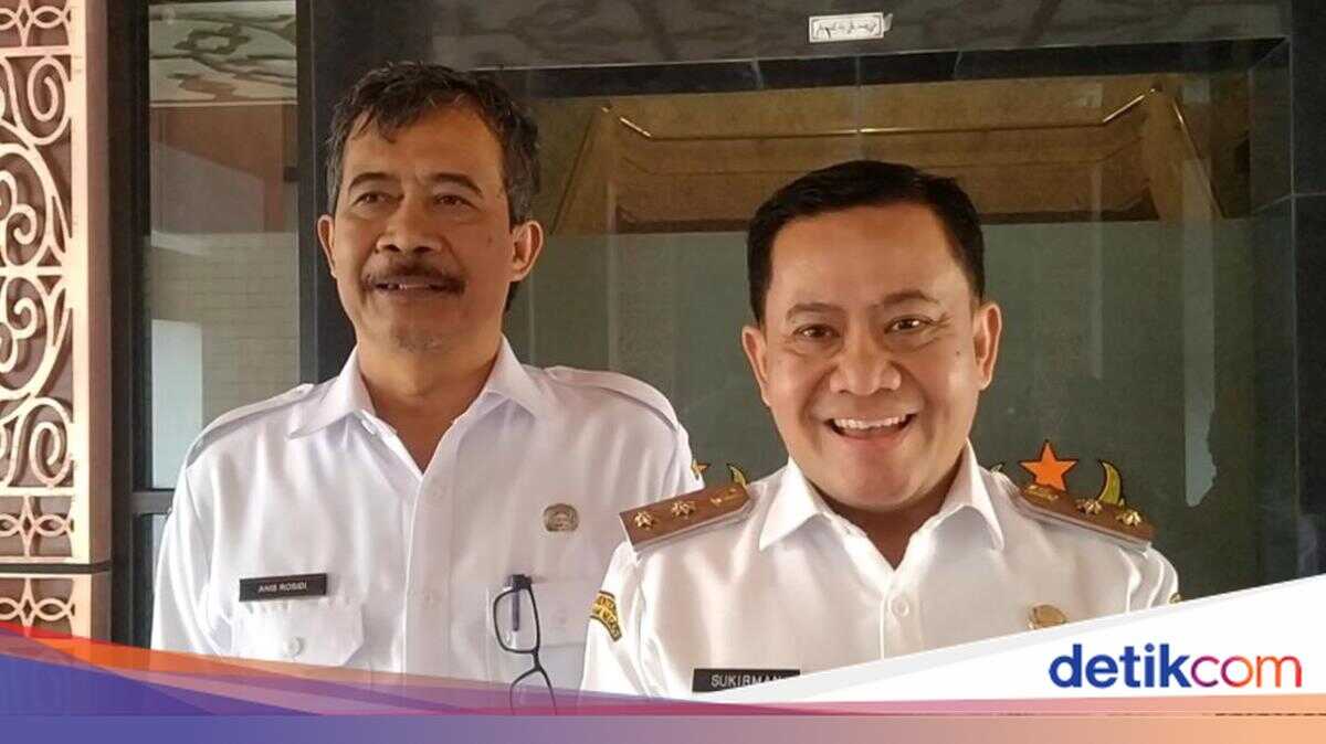 Pekalongan Deputy Regent Ensures Services Run Normally After Bupati Fadia Arrested in KPK Sting