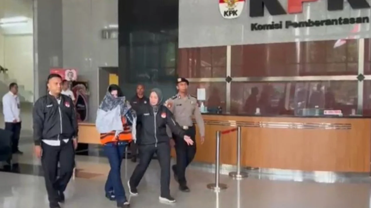 Shocking admission by Pekalongan Regent, alongside Central Java Governor during KPK raid