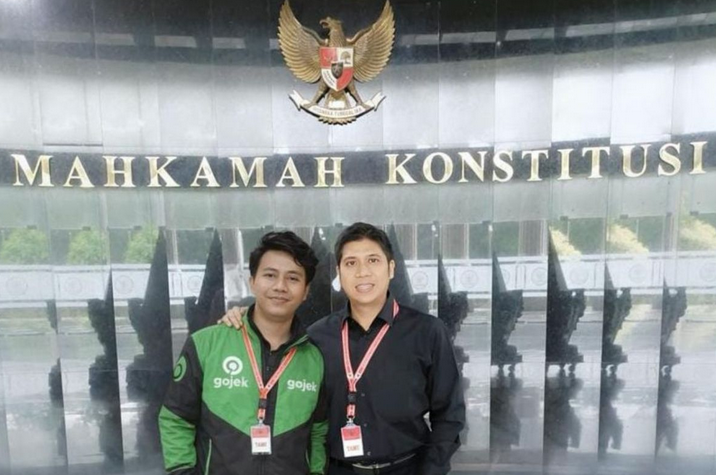 Untangling the Impact of Expired Data Quotas on Ride-Hailing Drivers and Online Sellers