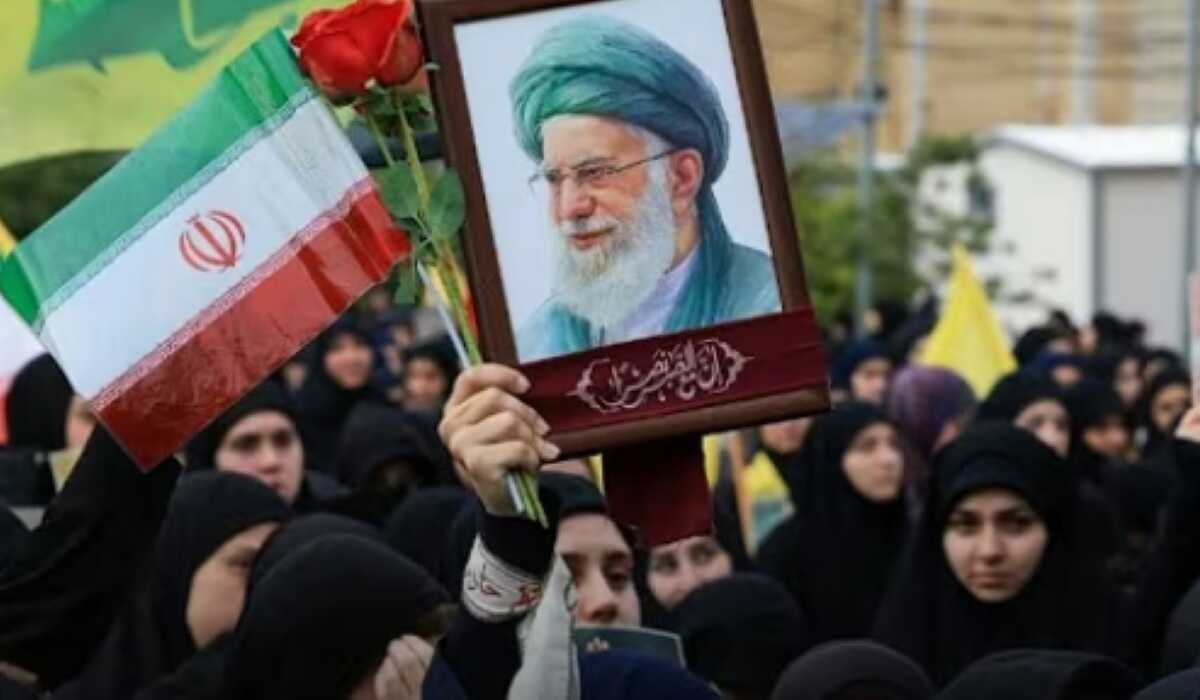 Mojtaba Khamenei Emerges as Front-Runner to Succeed as Iran's Supreme Leader