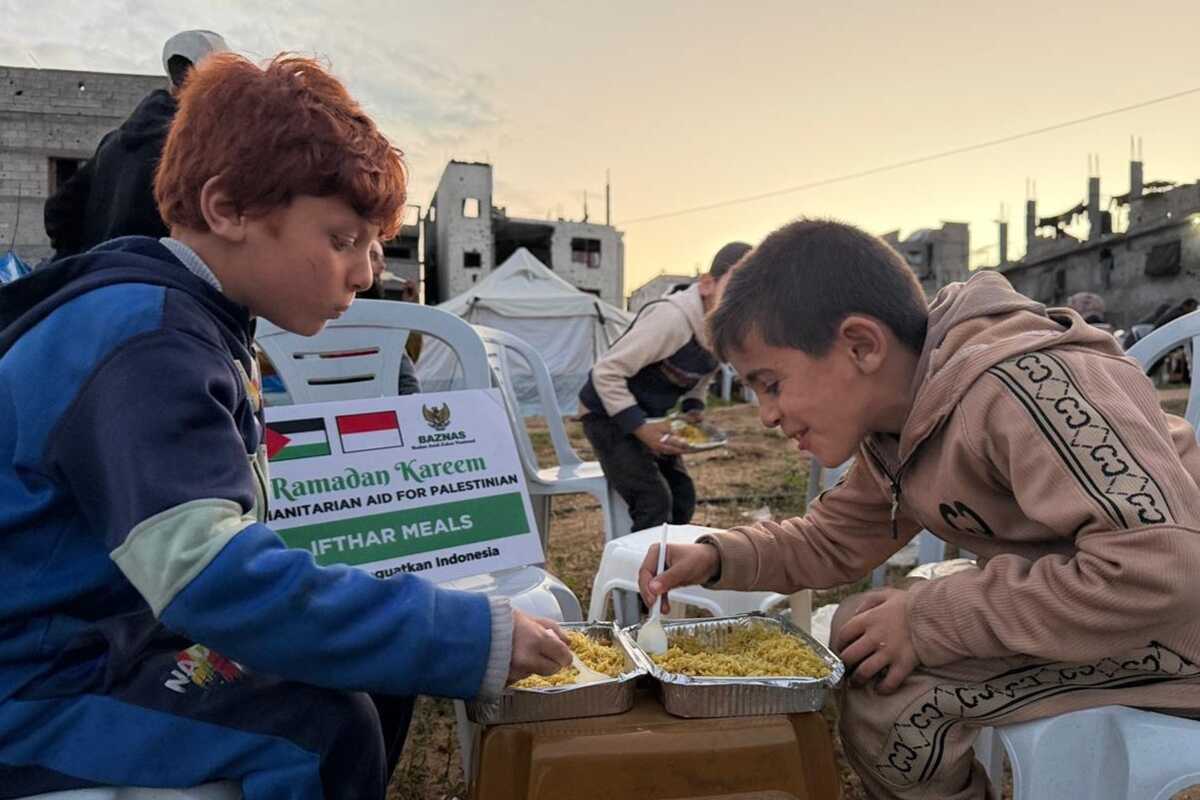Baznas Distributes 4,000 Ready-to-Eat Meal Packages to Palestinians
