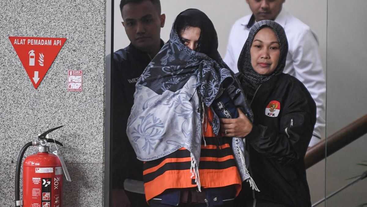 Pekalongan Regent Used WhatsApp Group 'Belanja RSUD' to Distribute Embezzled Funds