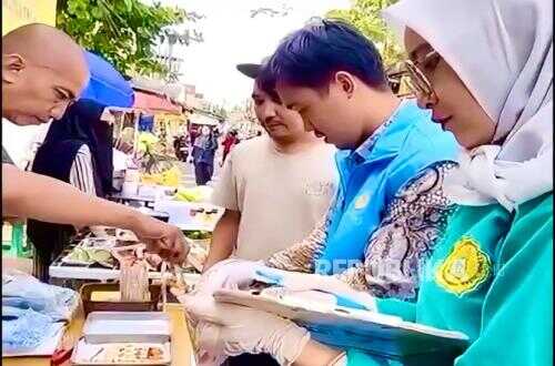 Tangsel Health Office Tests Contents of Ramadan Takjil Dishes