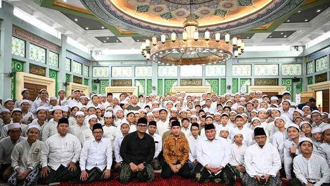 Ramadan Safari, Vice President Urges Pesantren to Become Centres for Economic Growth and Innovation