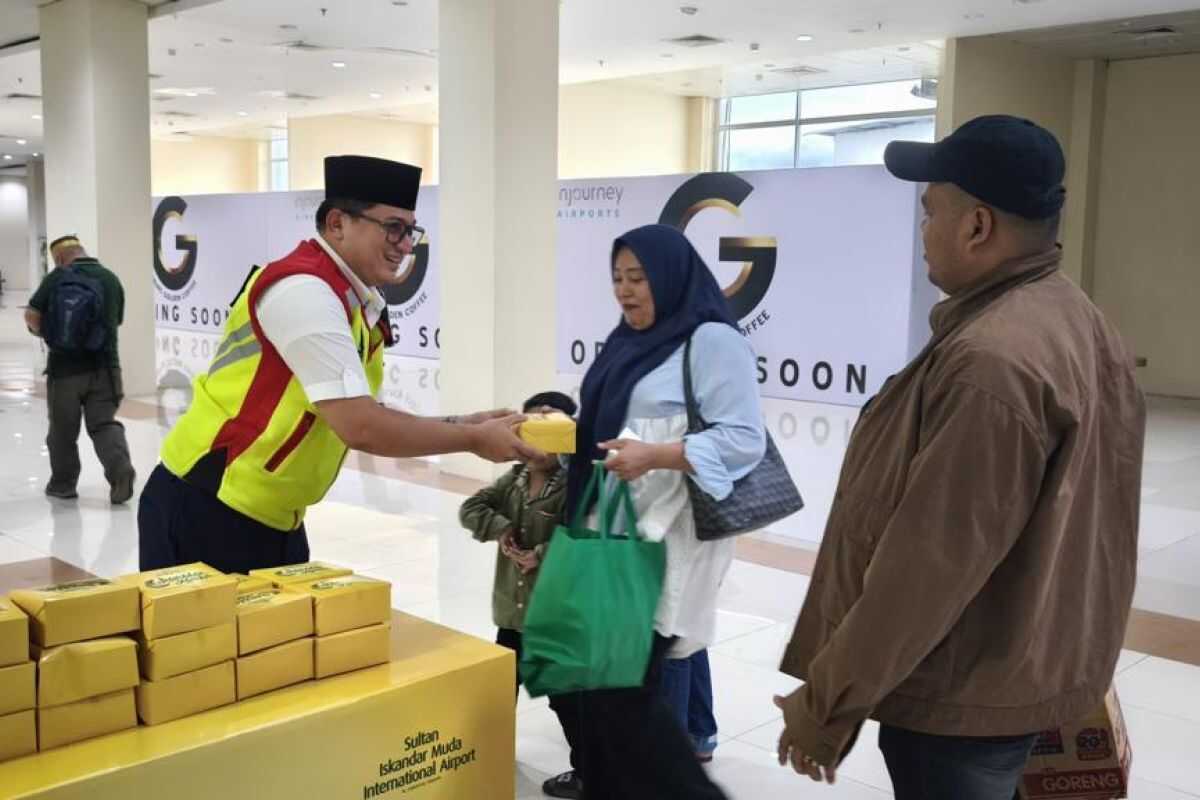 Passenger movements at Sultan Iskandar Muda International Airport, Aceh, ease during Ramadan