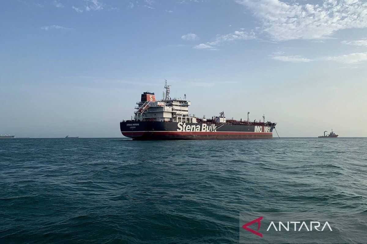 Trump: US to Escort Oil Tankers Through the Strait of Hormuz If Necessary