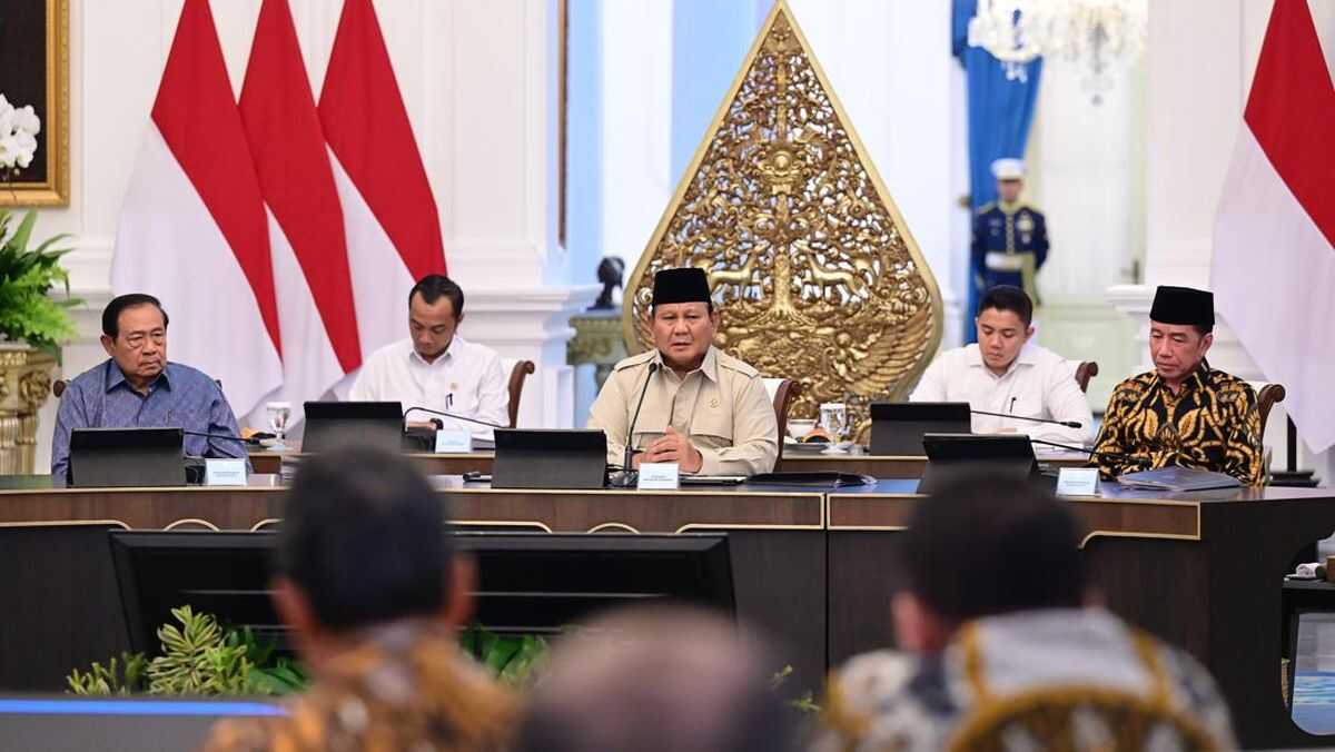 Reading Prabowo's Move to Gather the Elite Amid the Middle East Conflict