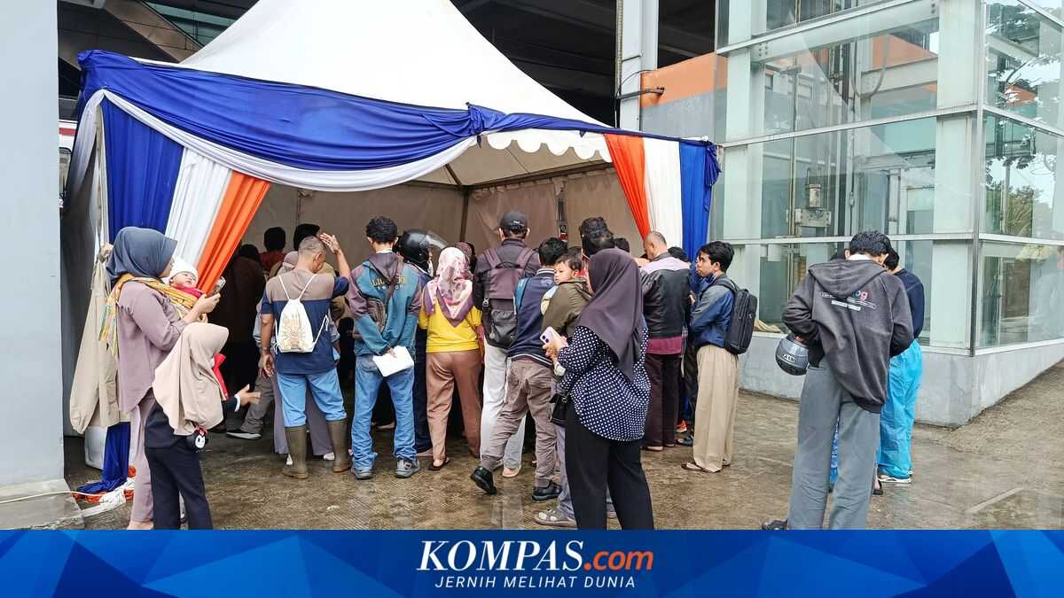 First day of Motis 2026 registrations in Bekasi crowds the station.