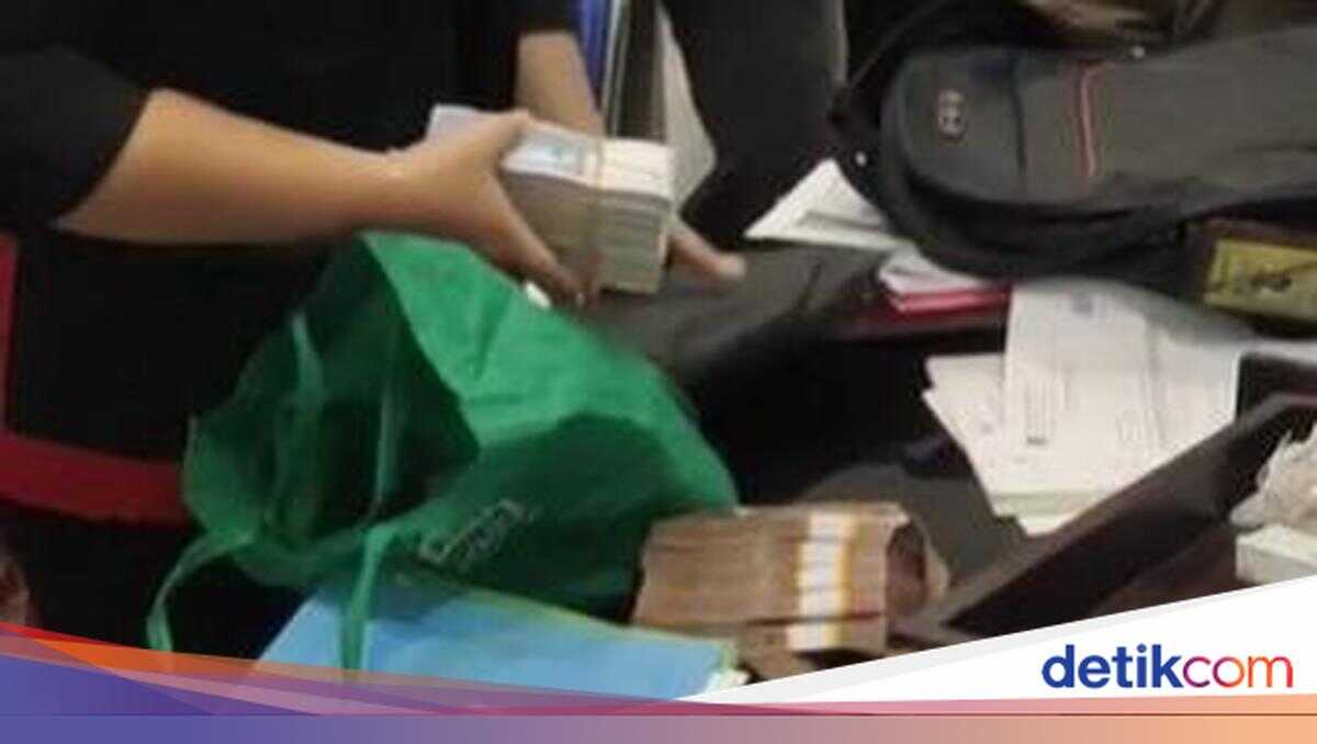 Prosecutors Seize Rp 228.15 Million During Raid on Serang City Land Office in Land-Permit Corruption Case