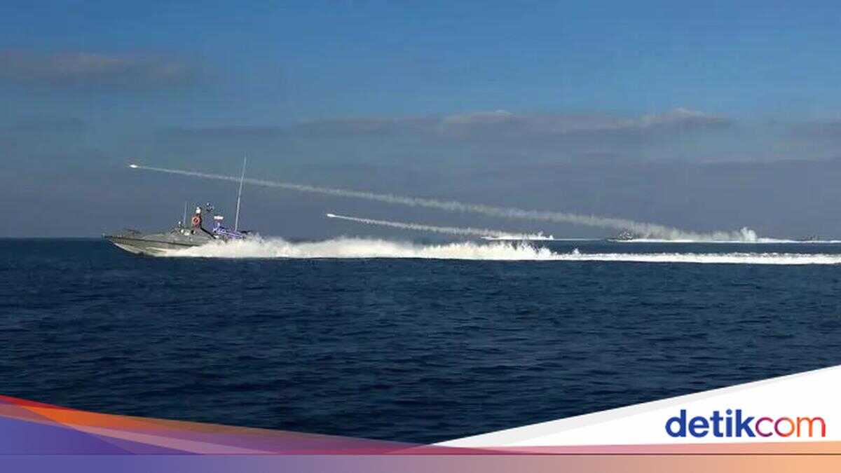 Iran Claims Its Ballistic Missile Strike Hit a U.S. Destroyer in the Indian Ocean