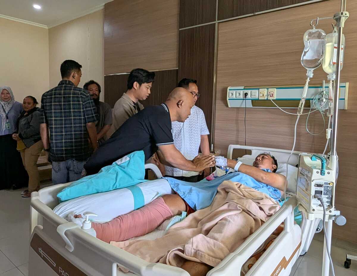 Surya Group Chief Covers Medical Costs and Grants Scholarship to Accident Victim in Kulon Progo