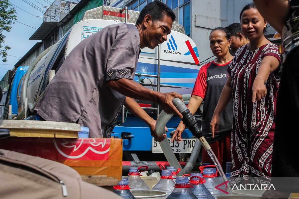 Tambora residents complain of dirty, foul-smelling PAM water