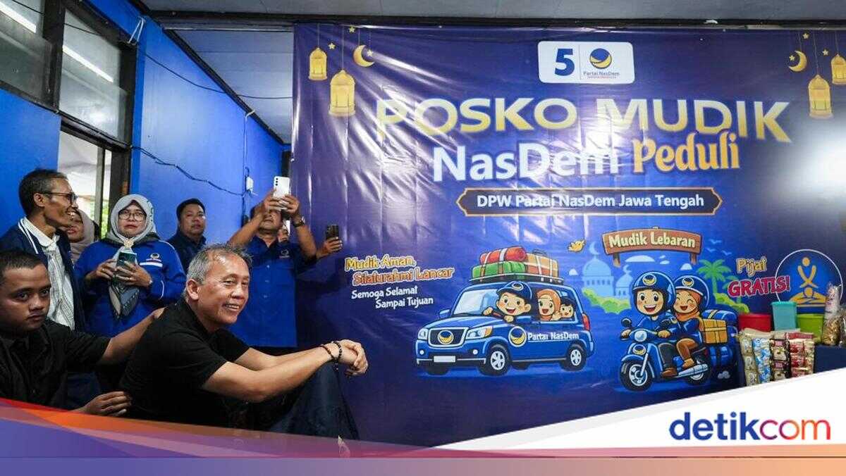 Saan Mustopa Inaugurates NasDem Mudik Post in Klaten