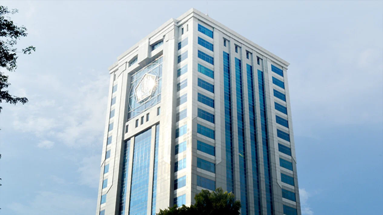 Fitch Cuts Indonesia's Debt Rating Outlook to Negative, Finance Ministry: Indonesian Economy on Positive Trajectory