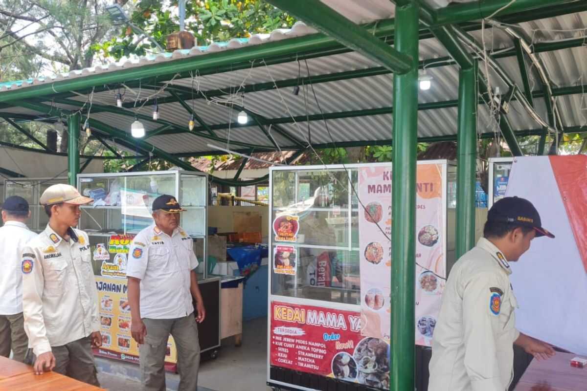 Satpol PP Steps Up Monitoring of Business Premises in the Thousand Islands