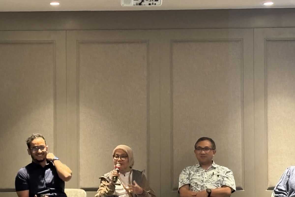 Jakarta warns that careless waste burning can incur a Rp500,000 fine.