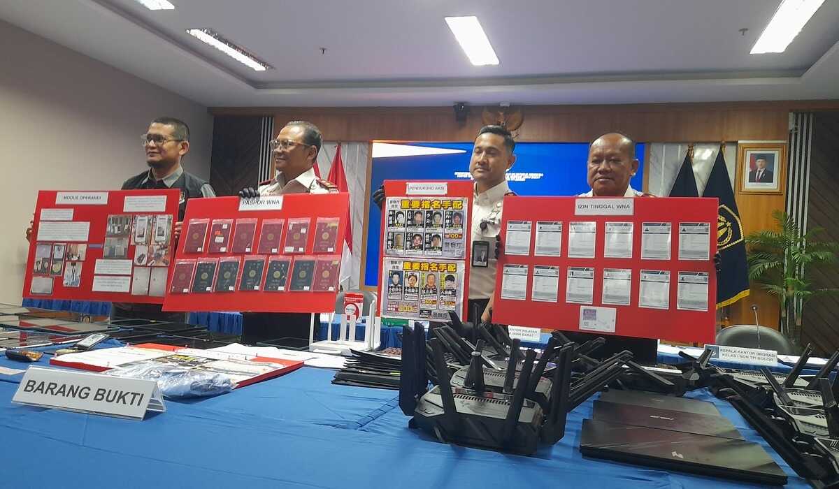 Fraud Ring In Bogor Involving 13 Japanese Nationals: Impersonating Police Officers to Trick Victims via LINE