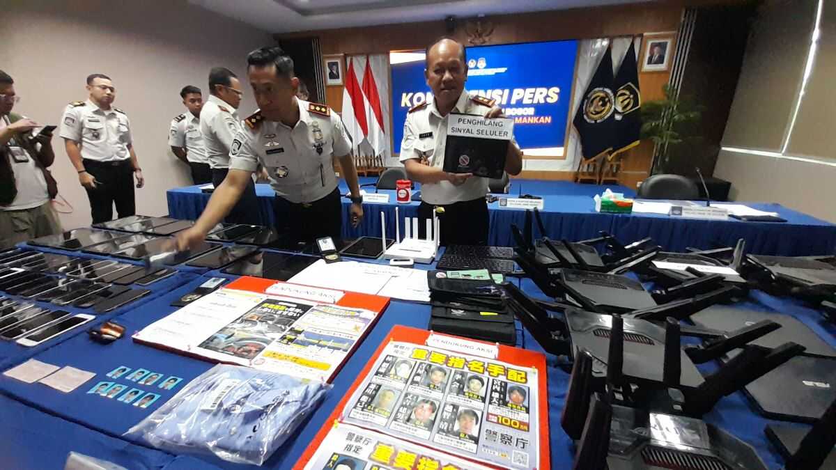 Bogor Immigration Arrests 13 Japanese Nationals in Online Fraud Syndicate