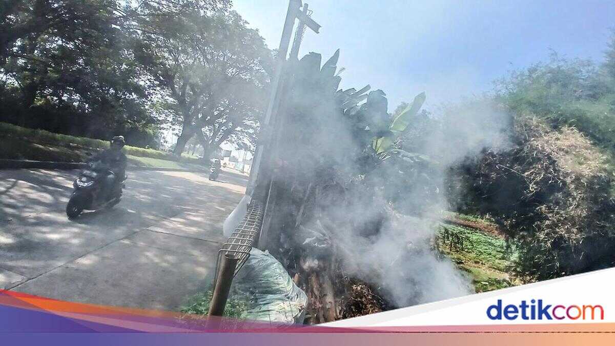 Jakarta Environment Agency Urges Public Not to Burn Trash, Warns of PM2.5 Dangers
